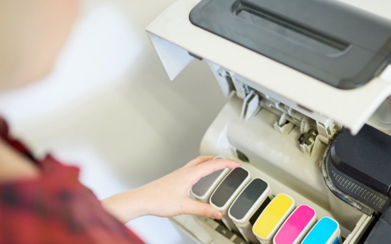 Jakie testy powinien przechodzić toner oferowany przez sklep pod własnym logo?