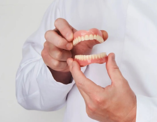 Jakie są najnowsze technologie w produkcji protez dentystycznych?​